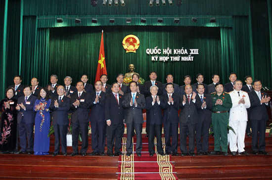 Lãnh đạo Đảng, Nhà nước chúc mừng các thành viên Chính phủ nhiệm kỳ mới - Ảnh: TTXVN