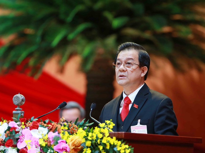 Đồng chí Lê Hồng Quang, Ủy viên Trung ương Đảng, Phó Chánh án thường trực Tòa án nhân dân tối cao tham luận về vấn đề 