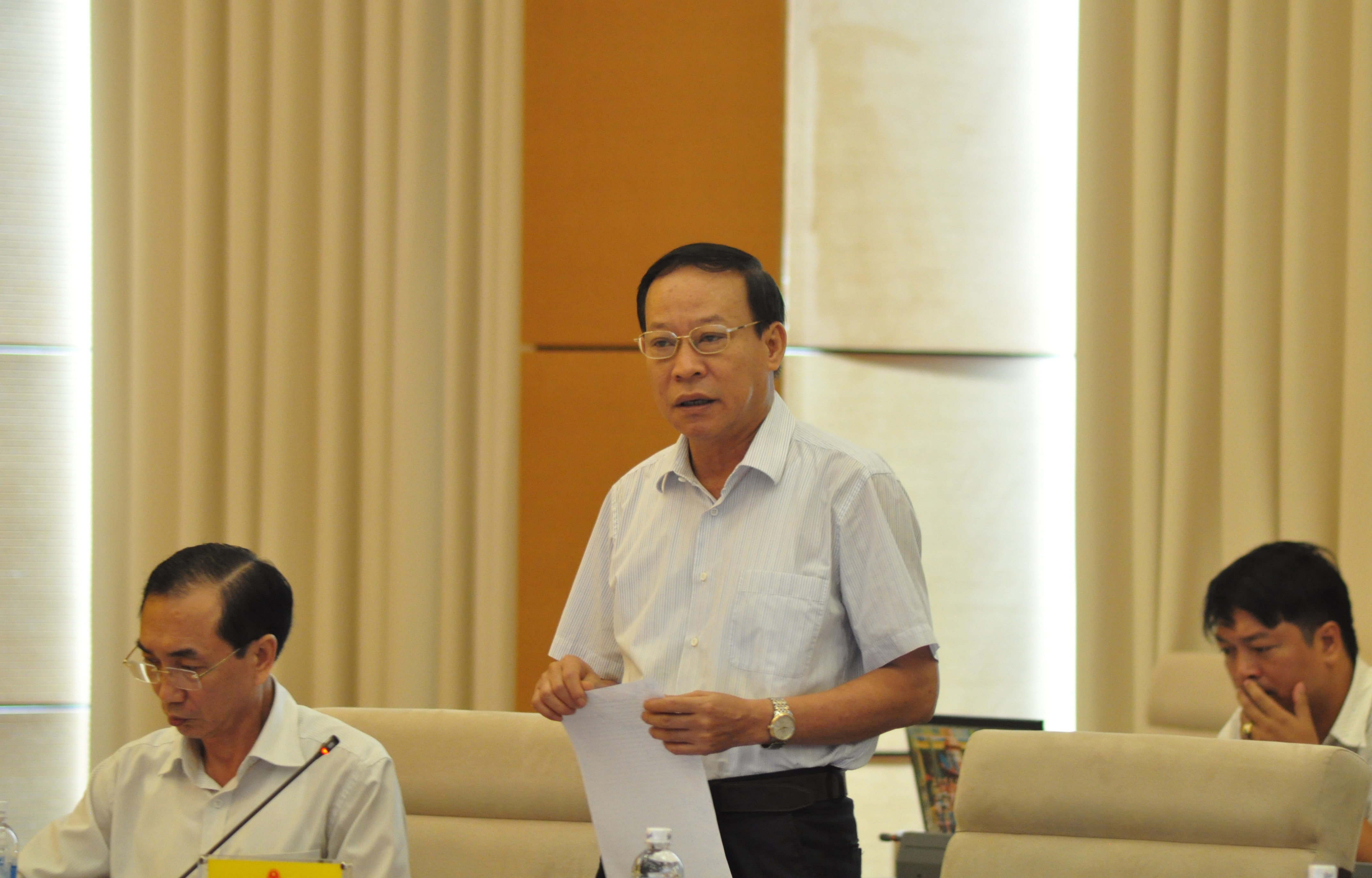 Thượng tướng Lê Quý Vương, Thứ trưởng Bộ Công an phát biểu tại phiên họp.