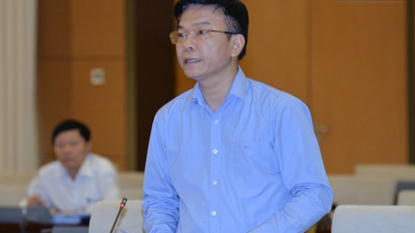 Đại biểu muốn tranh luận, xin mời giơ biển!