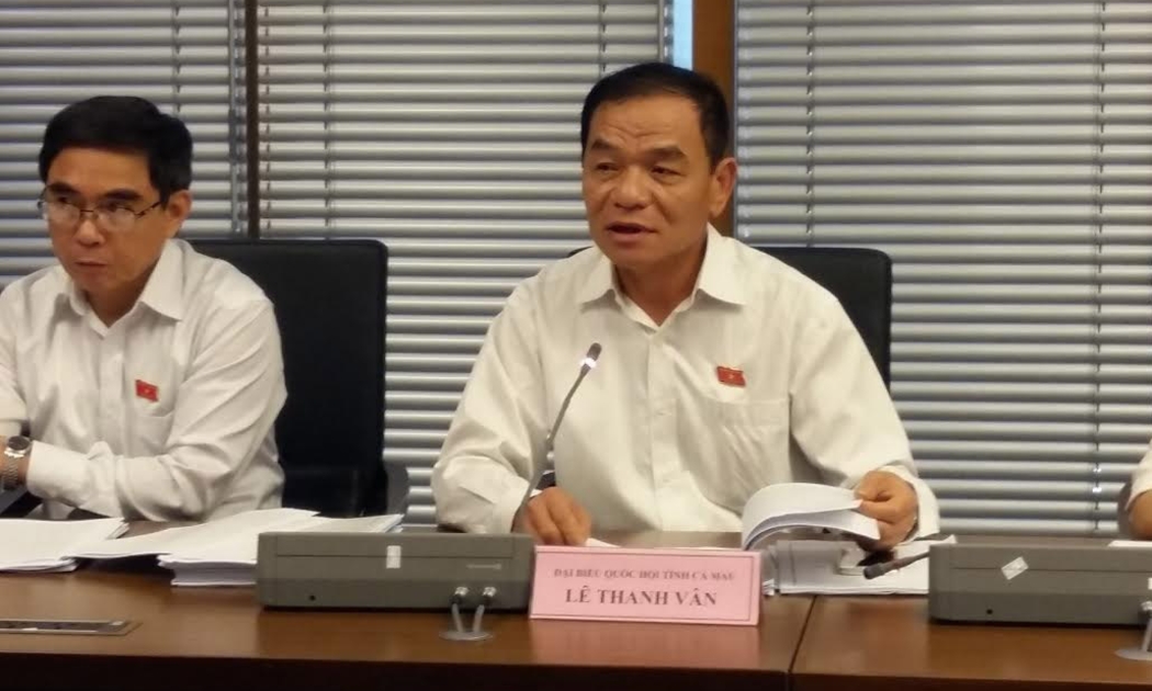 Đại biểu Lê Thanh Vân trong buổi thảo luận tổ.