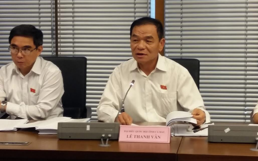 Đại biểu Lê Thanh Vân trong buổi thảo luận tổ.