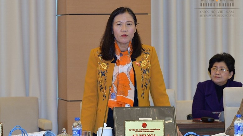 Chủ nhiệm Uỷ ban Tư pháp Lê Thị Nga nêu quan điểm của cơ quan thẩm tra dự án luật 