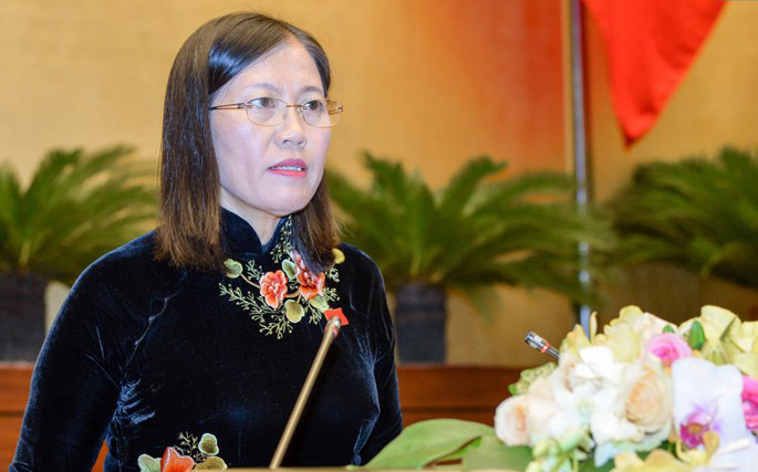Chủ nhiệm Uỷ ban Tư pháp Lê Thị Nga báo cáo thẩm tra về công tác phòng chống tham nhũng.