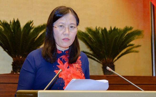 Chủ nhiệm Ủy ban Tư pháp Lê Thị Nga báo cáo giải trình, tiếp thu chỉnh lý dự thảo luật.