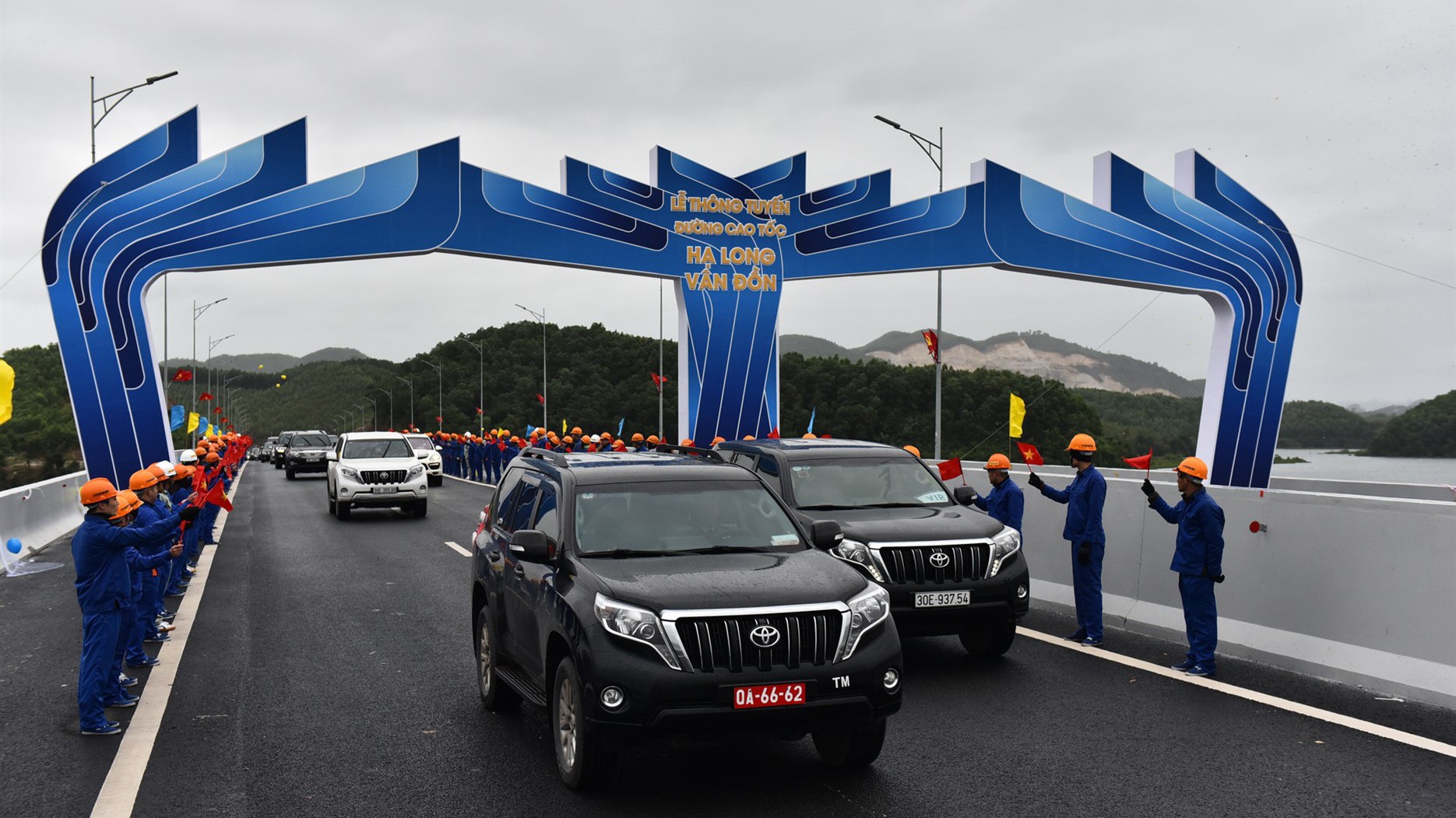 Lễ thông tuyến cao tốc Hạ Long - Vân Đồn.