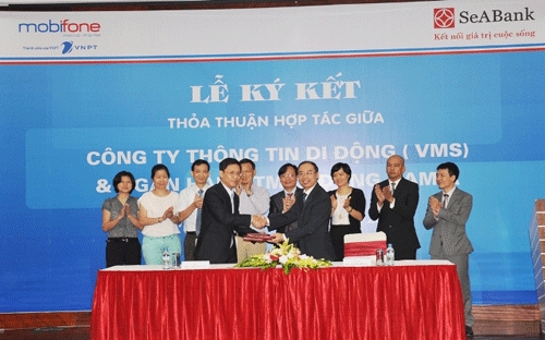 Lễ ký thỏa thuận hợp tác giữa SeABank và MobiFone.<br>