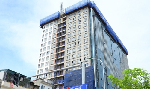 Hoàn thành phá dỡ tầng 18 tòa nhà 8B Lê Trực