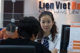 Giao dịch tại chi nhánh của LietVietBank.