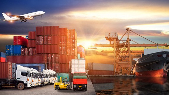 Hà Nội có cơ hội trở thành trung tâm logistics cả nước nhưng hạ tầng không theo kịp. 