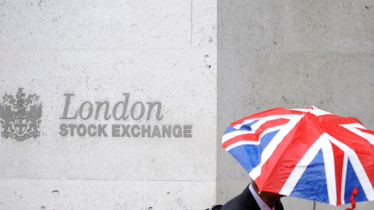Một trong những nguyên nhân khiến LSE từ chối đề nghị của HKEX là thương vụ mua lại Refinitiv đã thỏa thuận trước đó - Ảnh: AP.