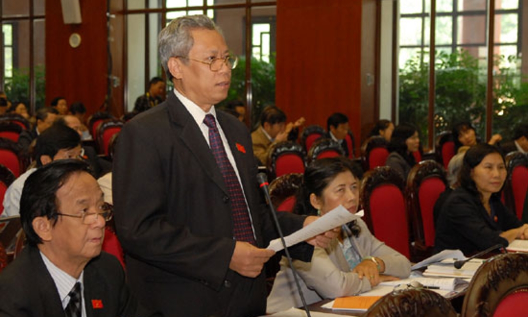Chỉ có 10 đại biểu tham gia thảo luận về dự án Luật sửa đổi, bổ sung một số điều của Luật Chứng khoán.