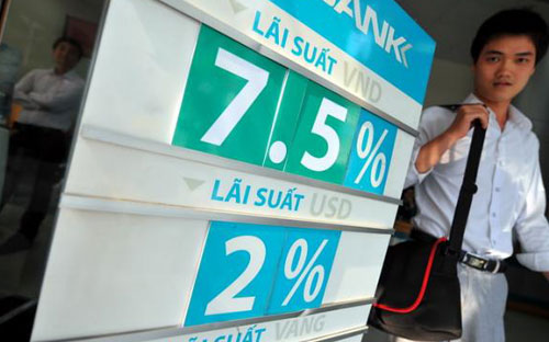 Ngoài kế hoạch đưa trần lãi suất huy động về 7%, Ngân hàng Nhà nước có thể sẽ dỡ bỏ trần lãi suất huy động trên 6 tháng.