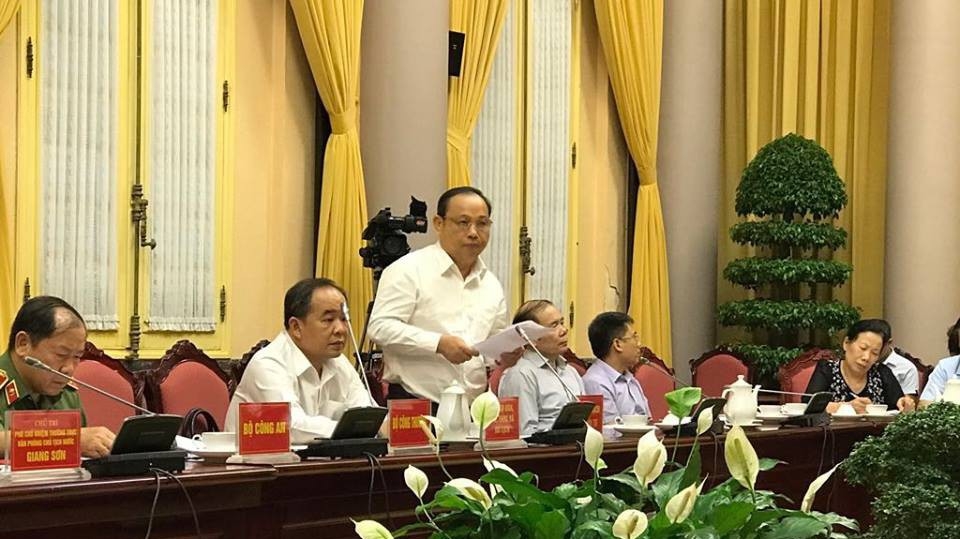 Thứ trưởng Bộ Kế hoạch và đầu tư Nguyễn Văn Hiếu giới thiệu về Luật sửa 11 luật liên quan đến quy hoạch 