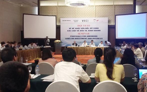 Hội thảo về hệ thống pháp luật đầu tư kinh doanh, những vướng mắc và kiến nghị, diễn ra sáng 22/7.<br>