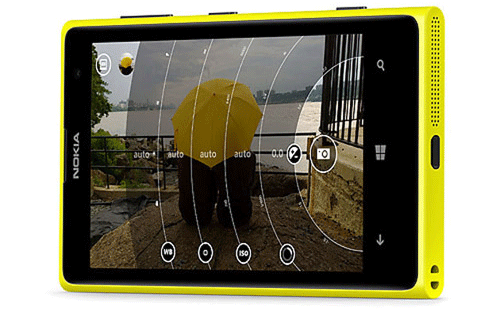 <span style="font-family: 'Times New Roman'; font-size: 15px;">Lumia 1020 là dòng máy đầu tiên sở hữu camera lên tới 41 megapixel, được thiết kế dành cho những người yêu nhiếp ảnh chuyên nghiệp.</span>