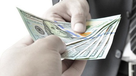 Sinh viên Việt ra trường muốn lương nghìn đô nhưng chỉ được một nửa.