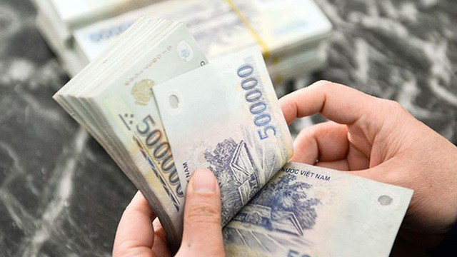 Lương tối thiểu năm 2020 sẽ tăng cao nhất là 240.000 đồng. Ảnh minh họa. 