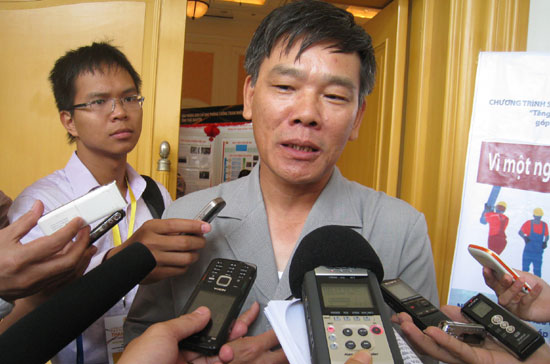 Phó tổng thanh tra Chính phủ Trần Đức Lượng trả lời phỏng vấn báo chí - Ảnh: CTV.