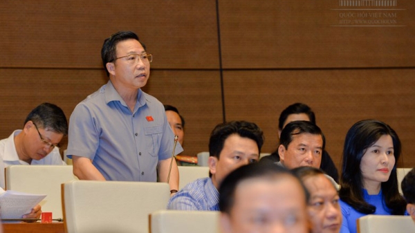 Dùng quyền tranh luận, đại biểu 