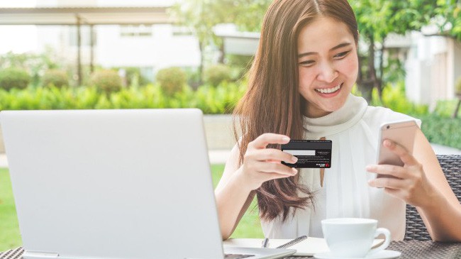 Cách mạng mua sắm là một trong những chương trình ưu đãi lớn nhất, giảm giá "khủng" nhất và được mong chờ nhất trong năm của Lazada.