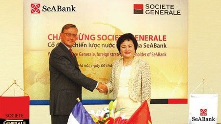 Đại diện Société Générale và lãnh đạo SeaBank tại một sự kiện của hai bên.