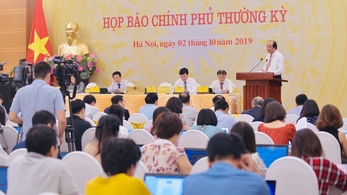 Bộ trưởng Mai Tiến Dũng thông tin về tình hình kinh tế - xã hội 9 tháng 