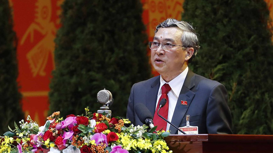Ủy viên Trung ương Đảng, Phó Chủ nhiệm Ủy ban Kiểm tra Trung ương Mai Trực trình bày tham luận tại Đại hội XIII ngày 27/1