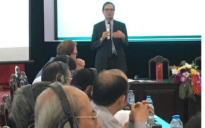 Chuyên gia cố vấn của Ngân hàng Thế giới (WB) William P.Mako tại hội thảo - Ảnh: Mỹ An.