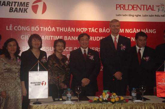 Lễ kí kết giữa Maritime Bank và Prudential Việt Nam - Ảnh: M.Chung.