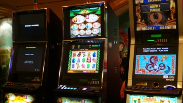 Hà Nội đề xuất bỏ đồng xèng trong các “casino”