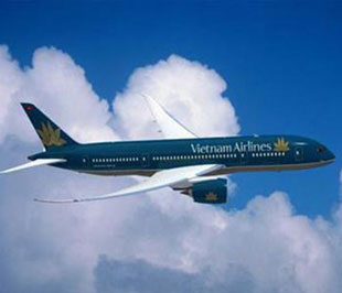 Nếu bay thẳng theo kinh tuyến 106° đông, đường bay thẳng Hà Nội - Tp.HCM sẽ rút ngắn 200km.