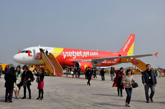 VietJetAir chính thức tham gia vào thị trường hàng không Việt Nam từ cuối năm 2011, với đường bay chính là Tp.HCM – Hà Nội.