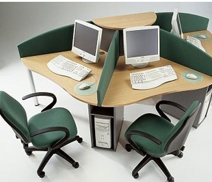 Tắt các thiết bị dùng điện không cần thiết khi ra khỏi phòng và cắt hẳn nguồn điện nếu không sử dụng các thiết bị khi hết giờ làm việc là cách hiệu quả để tiết kiện điện. Ảnh minh hoạ