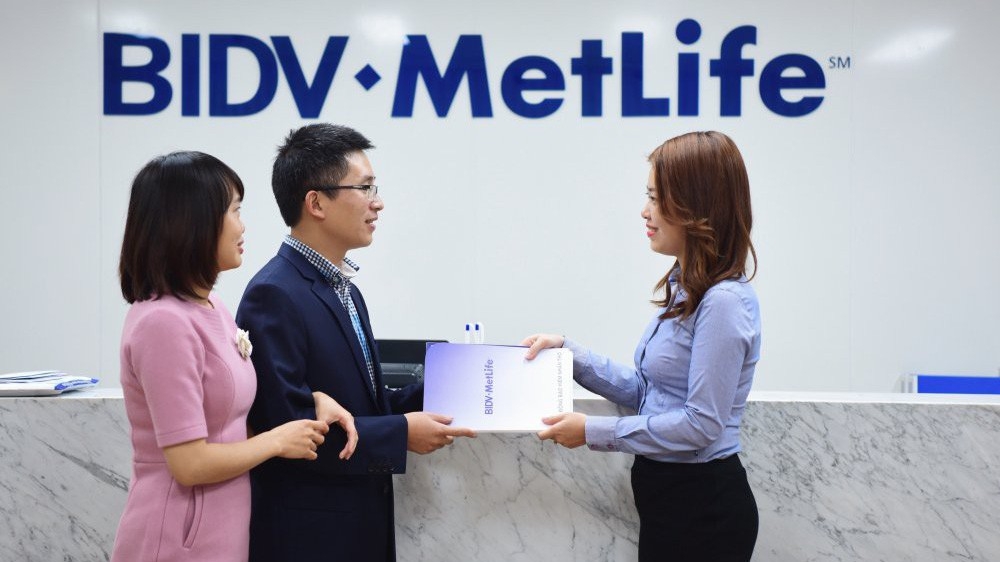 Đội ngũ cán bộ của BIDV MetLife luôn sẵn sàng để lắng nghe, chia sẻ và cung cấp tư vấn với những vấn đề tài chính khách hàng gặp phải.