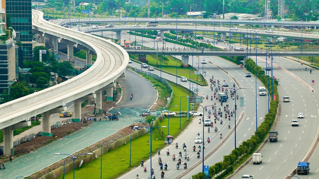 Metro Bến Thành - Suối Tiên nhìn từ trên cao.