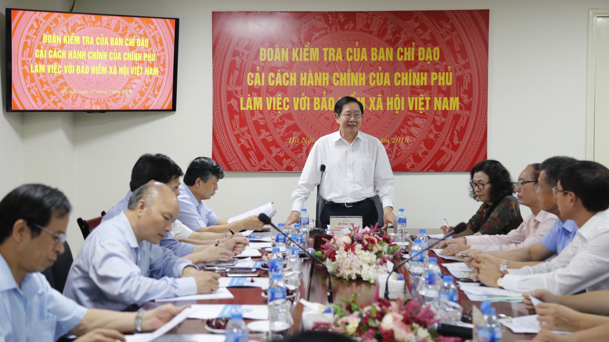 5 năm qua số lượng thủ tục hành chính của bảo hiểm xã hội đã được giảm từ 115 thủ tục xuống còn 28 thủ tục (giảm trên 75%).