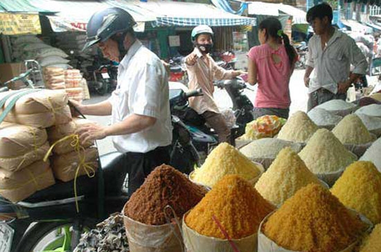 Giá đường trong nước có nhiều biến động.