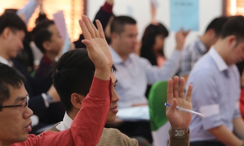 Quyền tiếp cận thông tin của cổ đông nhỏ: Chuyên gia muốn tăng, doanh nghiệp phản đối