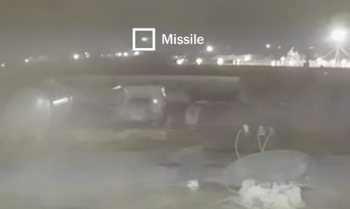 Xuất hiện video mới cho thấy máy bay Ukraine trúng hai tên lửa ở Iran