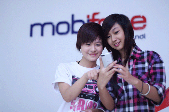 Trong 3 “ông lớn”, MobiFone là hãng viễn thông đầu tiên tung ra gói cước truy cập Internet không giới hạn hồi tháng 10/2011.