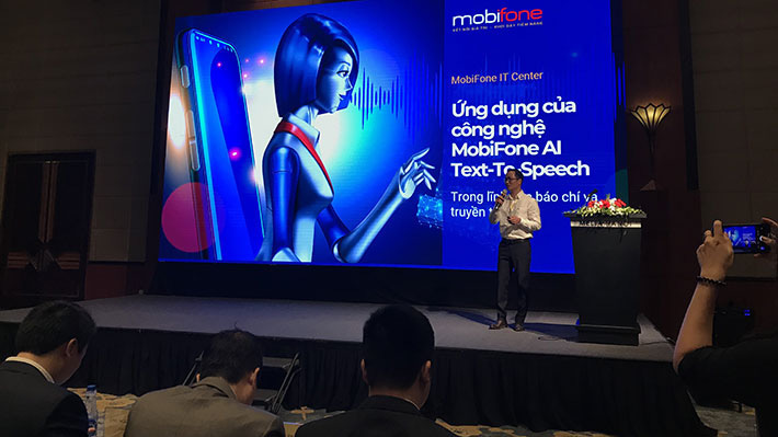 Đại diện MobiFone, ông Đặng Triều Dương trình tham luận.