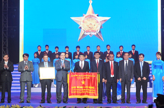 Lễ trao tặng "Anh hùng lao động" cho MobiFone sáng ngày 15/7.