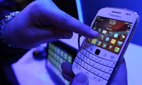 MobiFone giảm mạnh giá gói cước BlackBerry