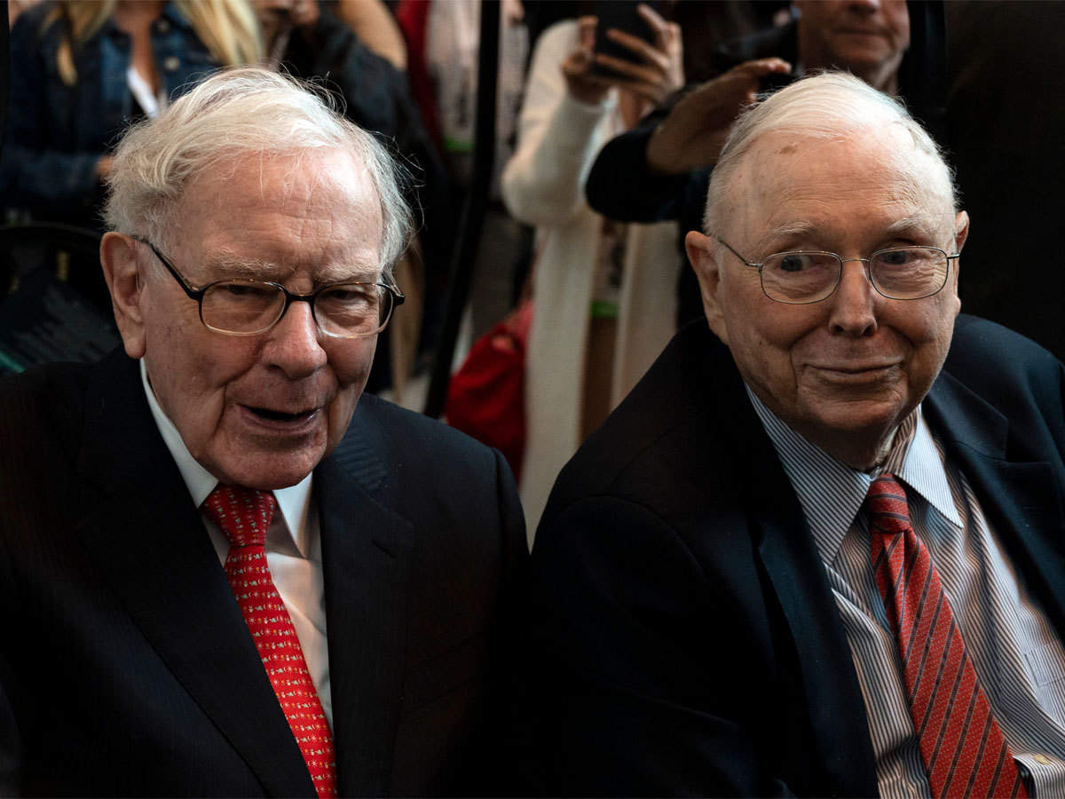 Tỷ phú Warren Buffett và 
