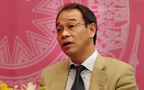 Ông Bùi Ngọc Bảo: "Hiện dự luận luôn đặt câu hỏi "giá xăng dầu có minh bạch không, có lên 
nhanh, xuống chậm không, những quy định của chúng ta có giải quyết được 
những vấn đề đó không?" <br>