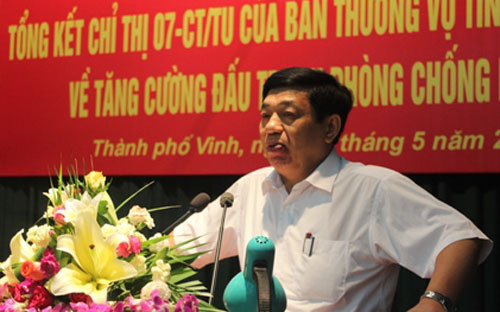 Ông Nguyễn Xuân Đường, sinh năm 1958, từng tốt nghiệp Đại học Sư phạm Vinh.