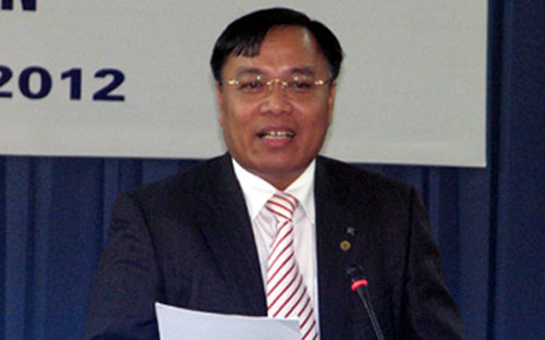 Ông Đinh Quang Tri: "EVN sẽ thoái vốn khỏi các công ty bất động sản, ngân hàng, bảo hiểm từ 
nay đến hết năm 2015. Bản thân việc thoái vốn lỗ hay lãi không hạch toán
 vào giá điện".