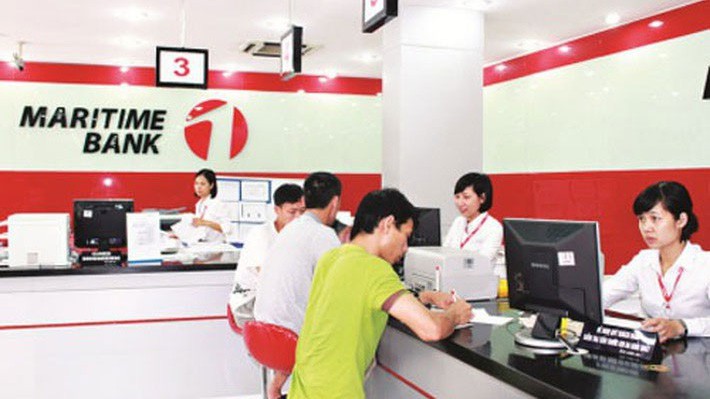 Giao dịch tại Maritime Bank.