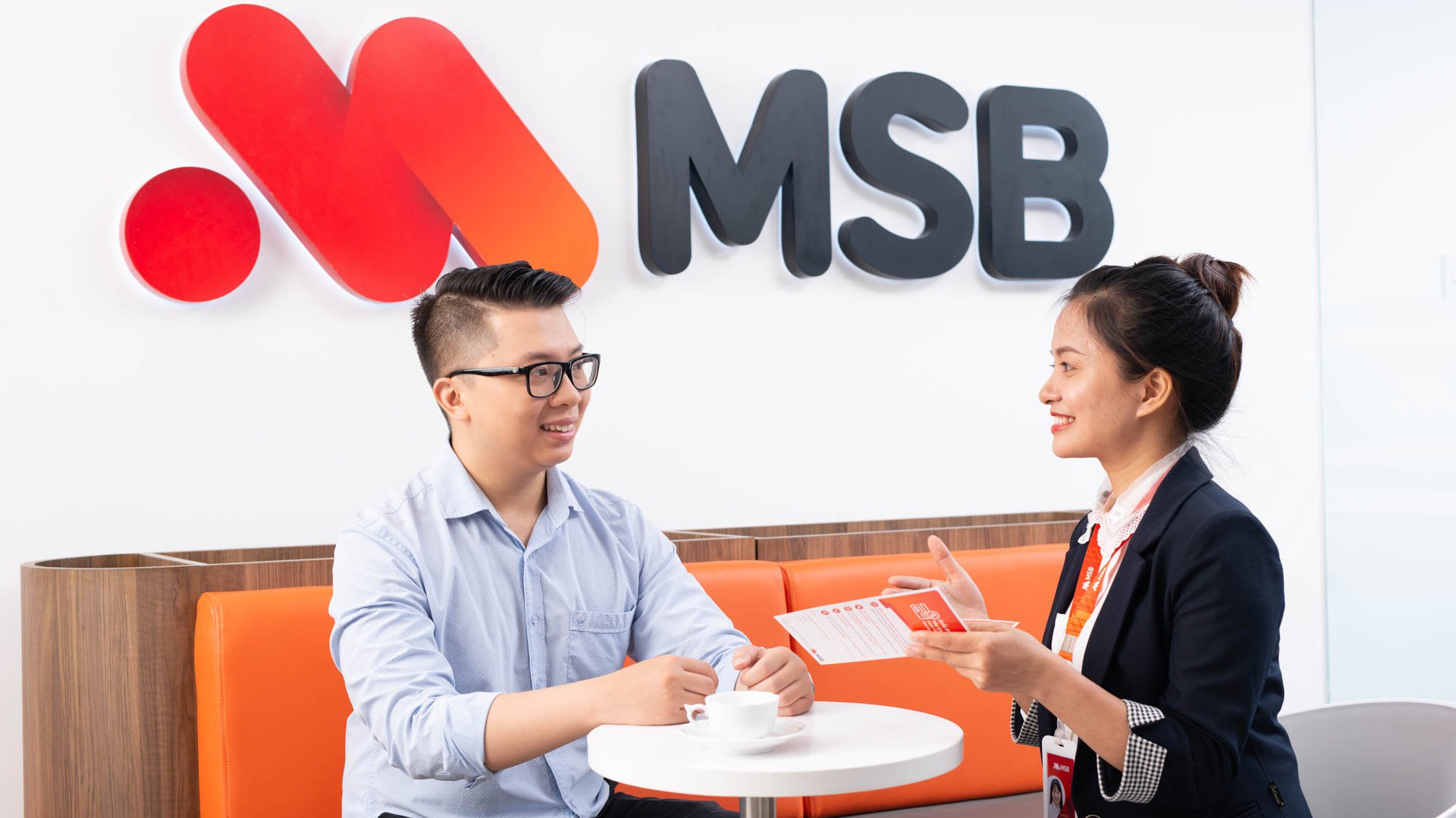 M Business có thủ tục rất đơn giản, chỉ một lần đăng ký sử dụng ngay 3 sản phẩm/dịch vụ: Tài khoản thanh toán, thẻ ghi nợ quốc tế và dịch vụ ngân hàng điện tử.